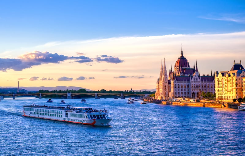 the-hungarian-parliament-building-located-on-the-d-2026-03-26-10-19-43-utc